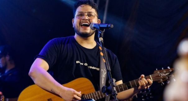 Cantor maranhense Maurílio tem piora devido a infecção grave no pulmão