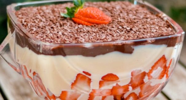 Receitas bem fáceis e baratas de sobremesas para a ceia