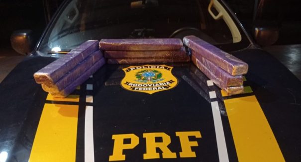 Homem é preso por suspeita de tráfico de drogas, na BR-010