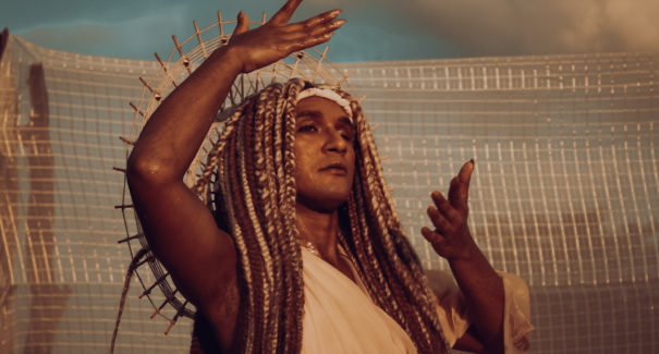 Artista Pietra D’Ofá lança vídeoclipe da música “Menina” e prepara seu primeiro EP
