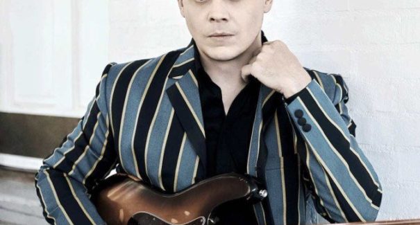 Cantor Jack White lança novo single, a balada romântica “Love is selfish”