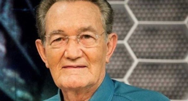 Jornalista Léo Batista encontra a mulher morta em piscina de casa