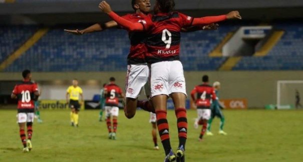 Copinha: Flamengo dispensa camisa 24 e é denunciado por homofobia