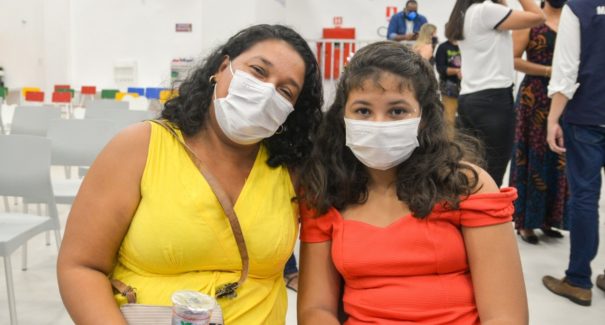 Com Vitória, de 11 anos, Maranhão inicia vacinação de crianças contra a Covid