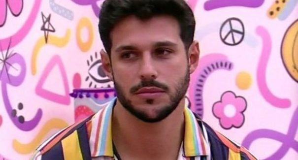 BBB22: Rodrigo usa o termo ‘traveco’ e causa polêmica na casa e nas redes socias
