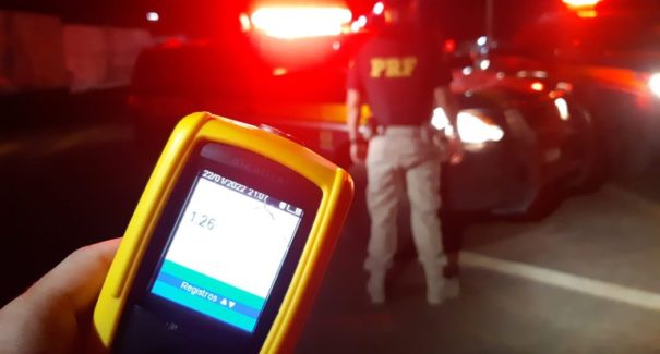 Confirmada aplicação de multa para motoristas que recusarem o teste do bafômetro