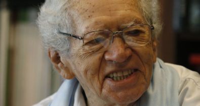Morre, aos 95 anos, o poeta Thiago de Mello