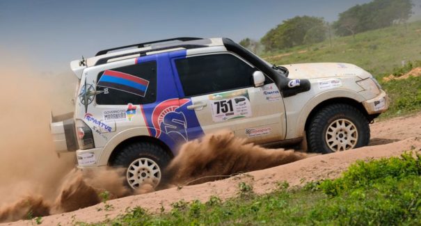 Dupla maranhense fecha 1º dia de prova em primeiro lugar na categoria Carros Turismo