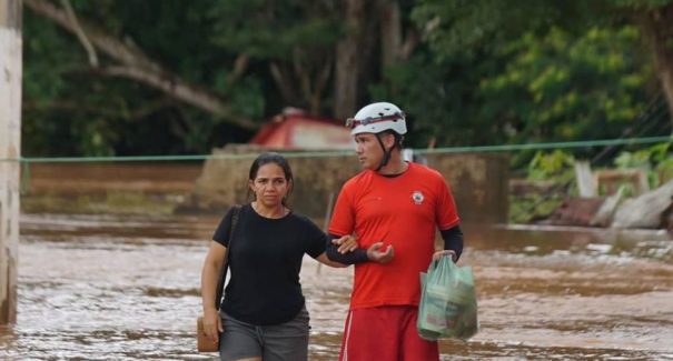 Número de famílias desabrigadas pelas enchentes no MA sobe para 695