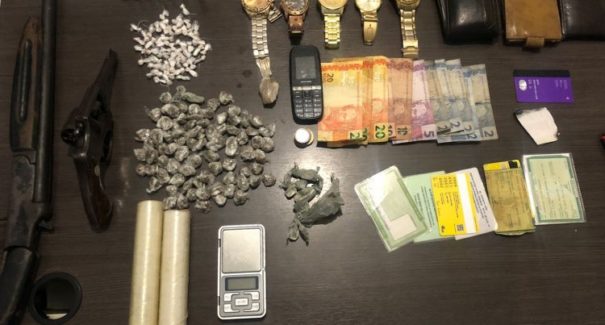 Sete homens são presos suspeitos pelo crime de tráfico de drogas e homicídio