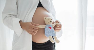 Lei determina que casos de gravidez de adolescentes sejam notificados a órgãos públicos