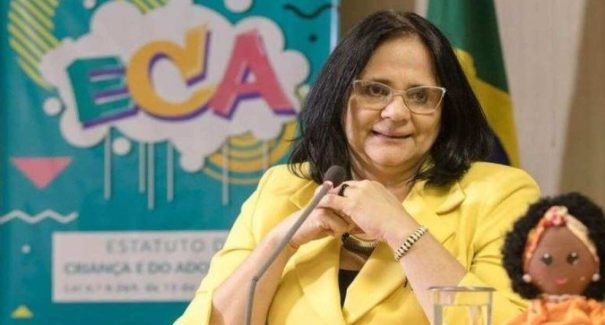 Damares associa gravidez de adolescentes ao TikTok