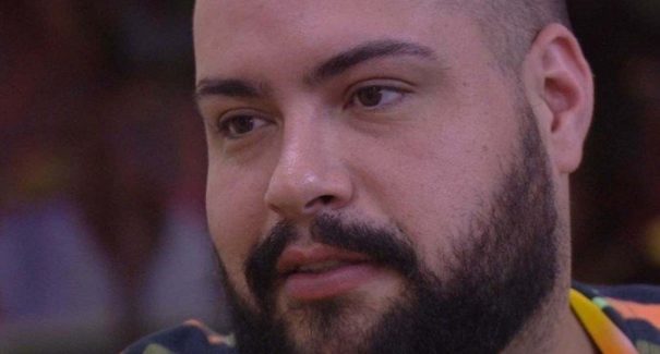 Tiago desabafa sobre relação com Silvio Santos: “Já me machuquei muito”