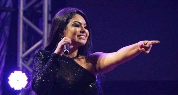 Vocalista da banda Calcinha Preta, Paulinha Abelha, está em coma na UTI