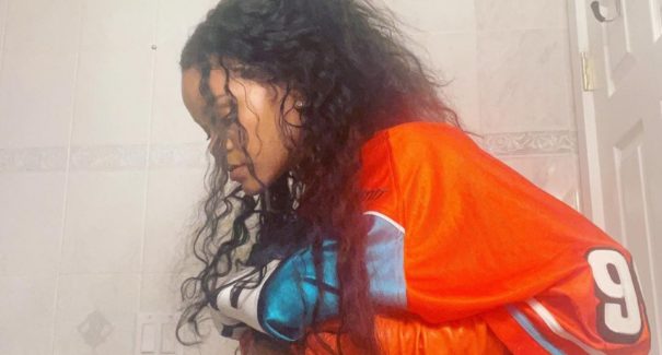 Rihanna faz primeira postagem nas redes sociais sobre gravidez