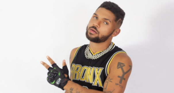 Gabriel Sebastian lança brega funk  em parceria com DJ Chavoso