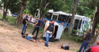 Carro capota e assaltante morre após perseguição policial na Cidade Operária