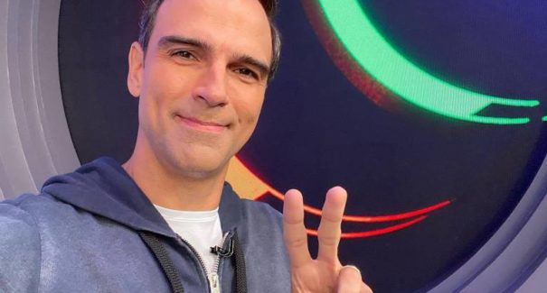 Tadeu Schidmit abre debate sobre Libras no BBB22