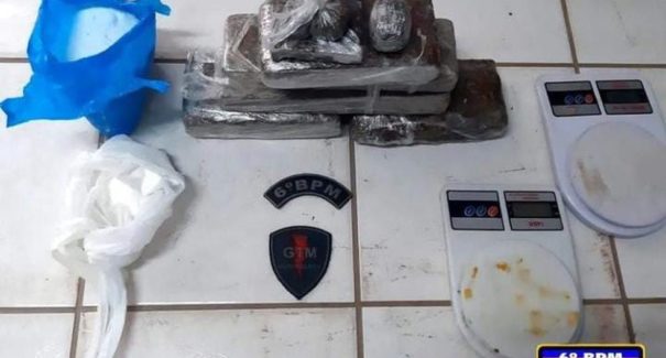 Duas mulheres são presas por tráfico de drogas no bairro da Forquilha