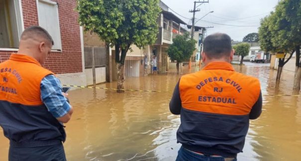 Chuvas em Petrópolis, no Rio de Janeiro, deixam pelo menos 55 mortos