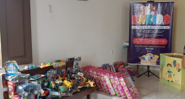 BRK realiza campanha interna e doa brinquedos para associação de moradores