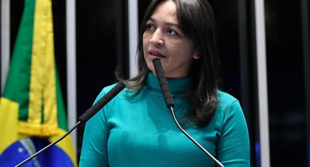 Eliziane Gama defende fim do veto a reajuste automático do piso de Enfermagem