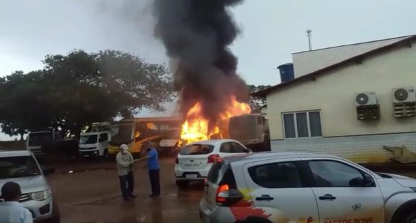 Incêndio é registrado em garagem de Prefeitura de Pastos Bons