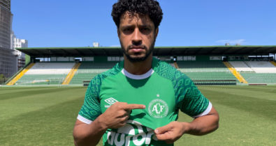 Zagueiro Léo agrega experiência ao elenco da Chapecoense visando disputa da Série B