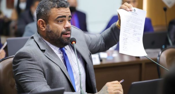 Vereadores da capital se unem para derrubar vetos de Braide na Educação