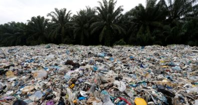 No maior acordo verde desde Paris, ONU aprova tratado de plástico