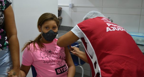 Governo promove vacinação de quase mil crianças contra a Covid-19