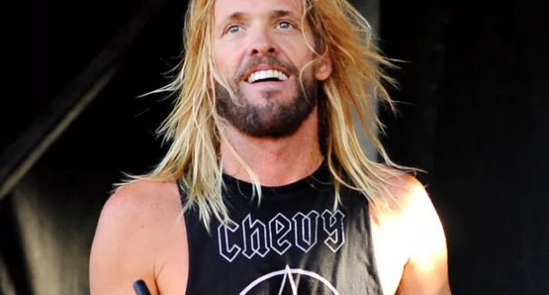 Baterista do Foo Fighters, Taylor Hawkins, morre em turnê, na Colômbia