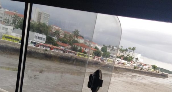 Rodoviários realizam manifestação e paralisam atividades