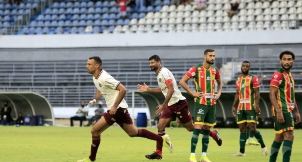 Inofensivo, Sampaio joga mal e perde para o CRB em Maceió