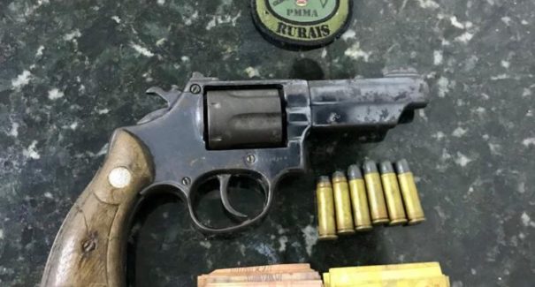 Polícia prende suspeito e apreende arma de fogo no município de São João Batista