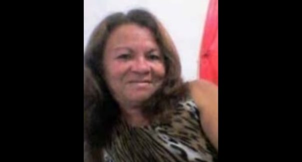 Travesti tem residência invadida e é morta com golpes de faca