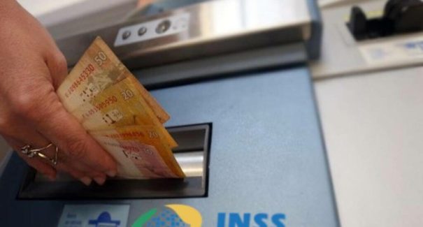 Aposentados do INSS tem 13º salário antecipado