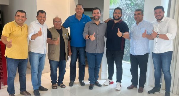 Vereadores de São Luís e Fábio Macedo garantem apoio do Podemos a Brandão