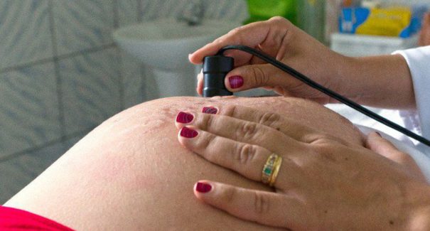 Senado aprova regulamentação e reconhece a profissão de doula