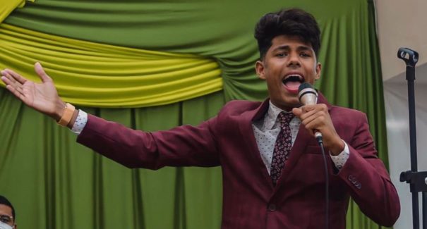 Cantor gospel Lucas Roque é denunciado por importunação sexual
