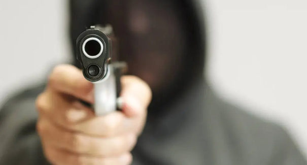 Durante festa de aniversário homem é morto a tiros por dois suspeitos não identificados
