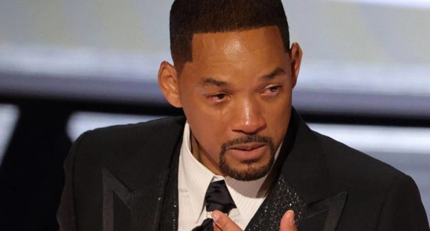 Will Smith se diz “errado” e pede desculpa por tapa em Chris Rock