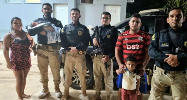 Bebê se engasga, e é salvo por equipe da PRF no Maranhão