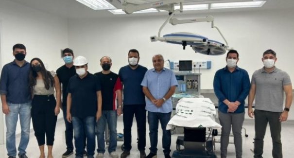 Secretário-chefe da Casa Civil visita Hospital da Ilha