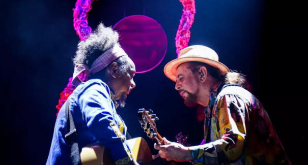 Cantores Geraldo Azevedo e Chico César se apresentam juntos em São Luís