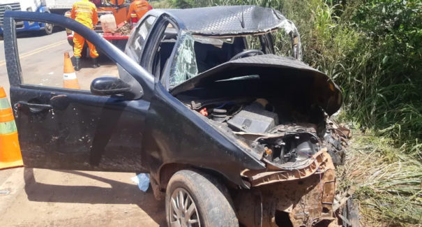 Colisão entre três veículos deixa uma pessoa morta na BR-010
