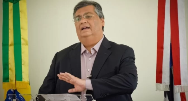 ‘Havia profissionais’, diz Dino sobre ataques terroristas