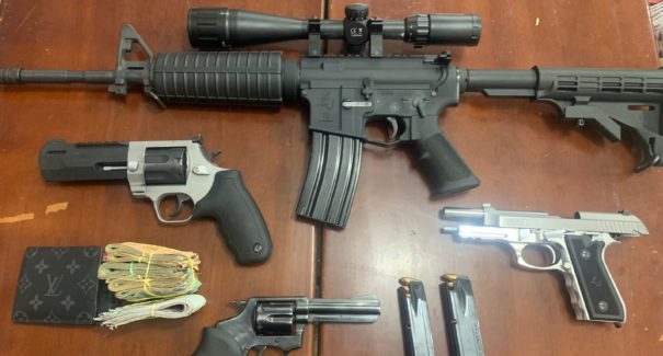 Irmãos são presos suspeitos de comercializarem armas e munições ilegalmente