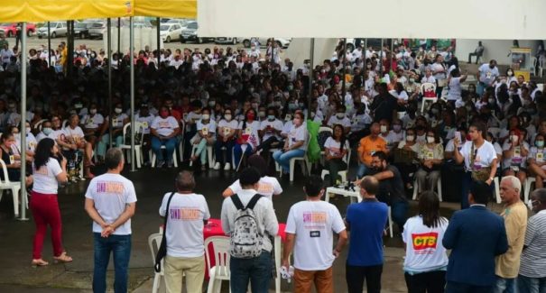 Dia da educação marcado por protesto