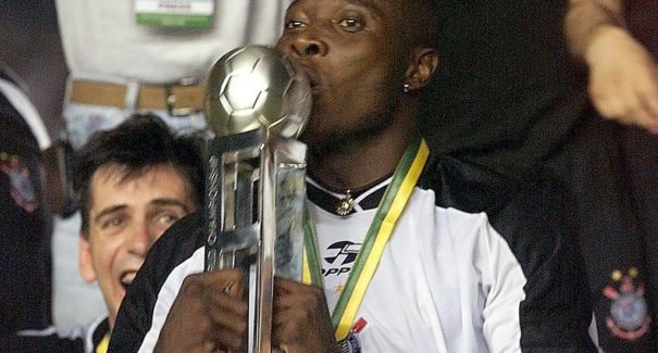 Freddy Rincón, craque do Corinthians e da seleção colombiana, morre aos 55 anos